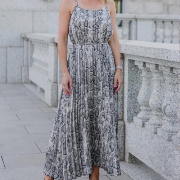 BISHOP + YOUNG WOMENS BOUTIQUE MIDI LENGTH PLEATED DRESS SLEEVELESS XS ANIMAL - Picture 1 of 5